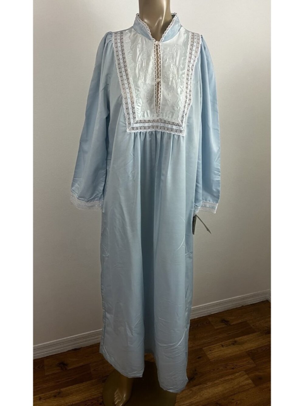 Vintage Repose Women's M/L Blue Satin Cuddleskin Nightgown Grannycore NWT